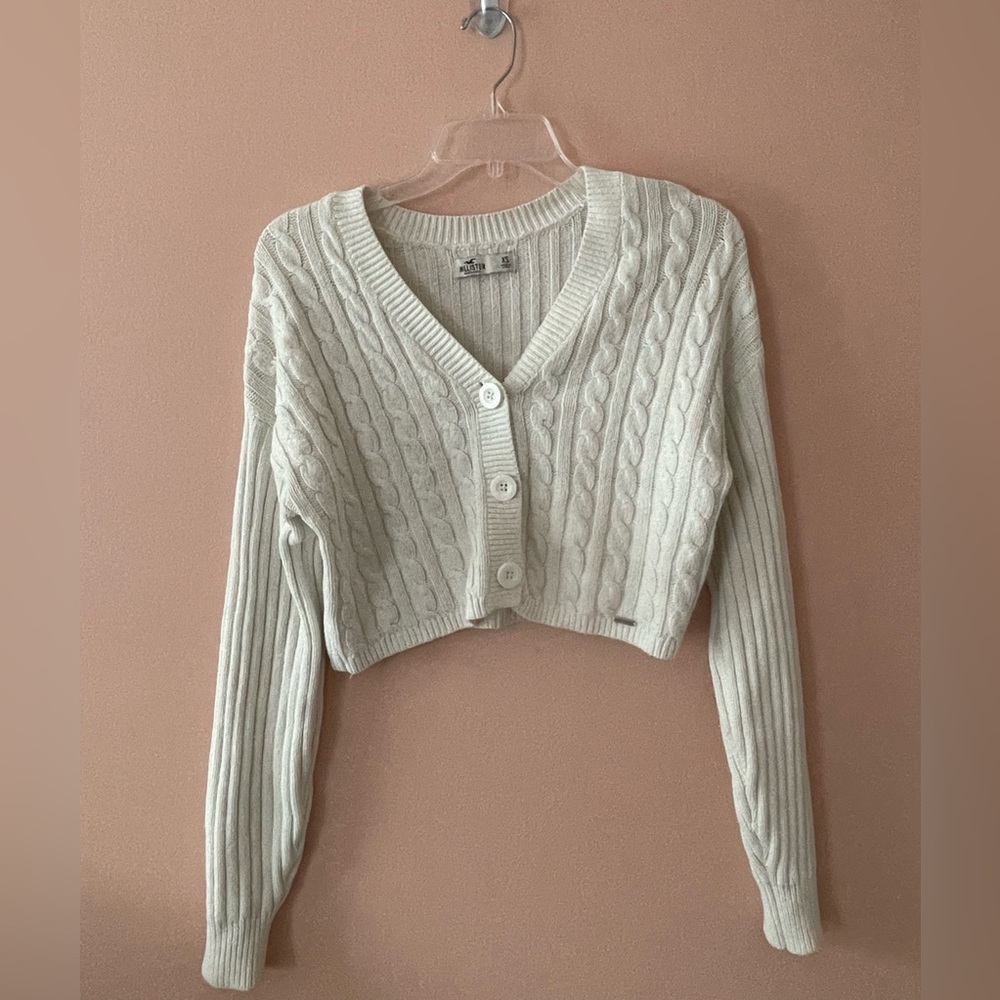 Hollister cropped buttoned sweater